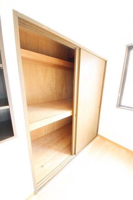 収納　同物件別部屋写真