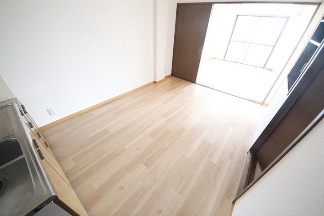 居室・リビング　同物件別部屋写真