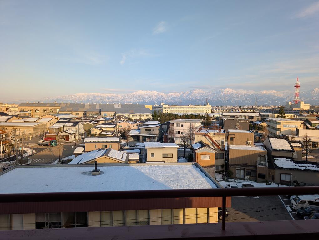 眺望　東側で立山景色が見えます。