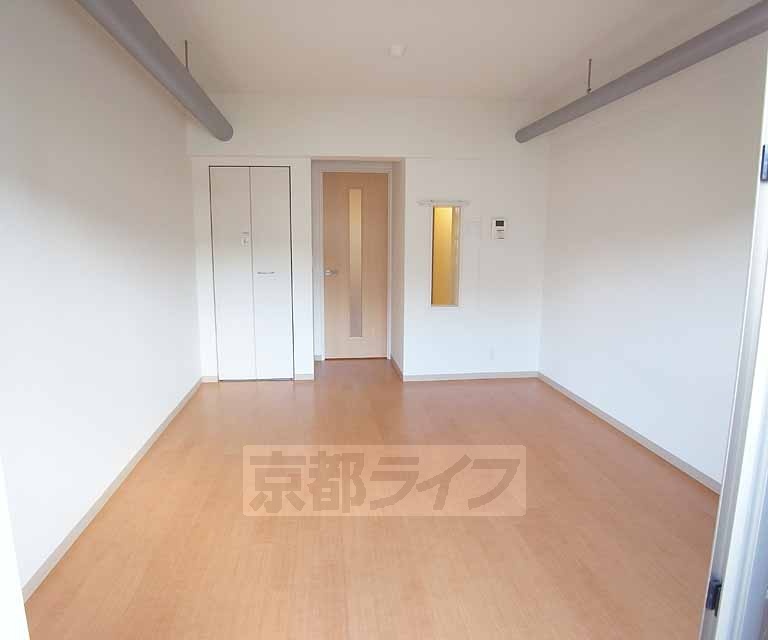 居室・リビング　広々とした洋室です。
