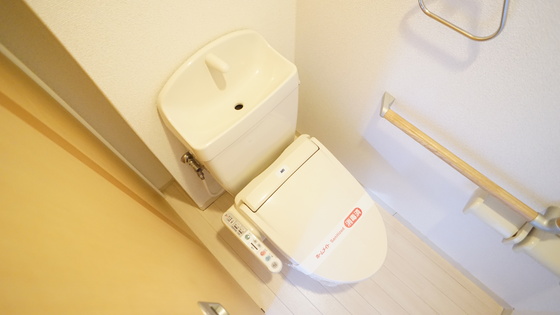 トイレ　シャワー付きトイレ