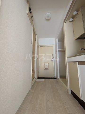 プラティーク町屋の玄関写真