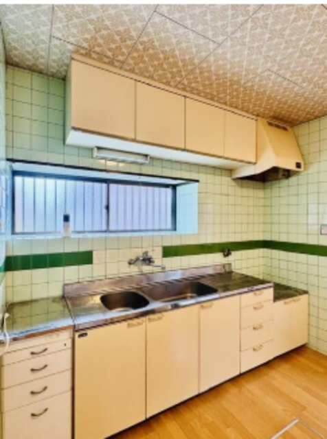 川辺戸建てのキッチン写真