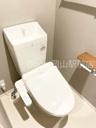 ＪＲ山陽本線 高島駅 徒歩22分 3階建 築5年のトイレ写真