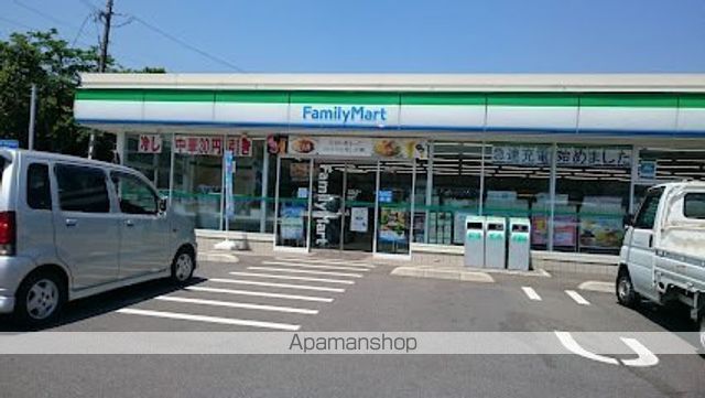 コンビニ　ファミリーマート（コンビニ）まで1287m
