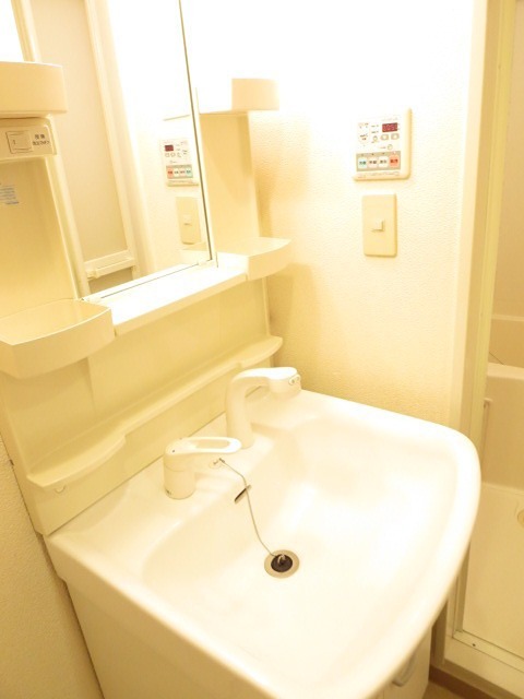 洗面設備　※同仕様写真含む