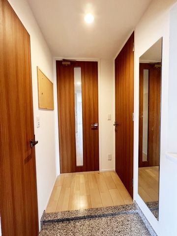 ロイヤルパークスERささしま EASTの玄関写真