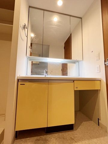 ロイヤルパークスERささしま EASTの内装写真