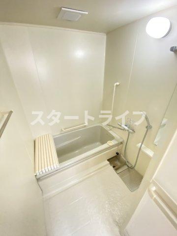 地下鉄御堂筋線 西中島南方駅 徒歩6分 6階建 築29年の風呂写真