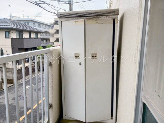 バルコニー　リフォーム中の写真です