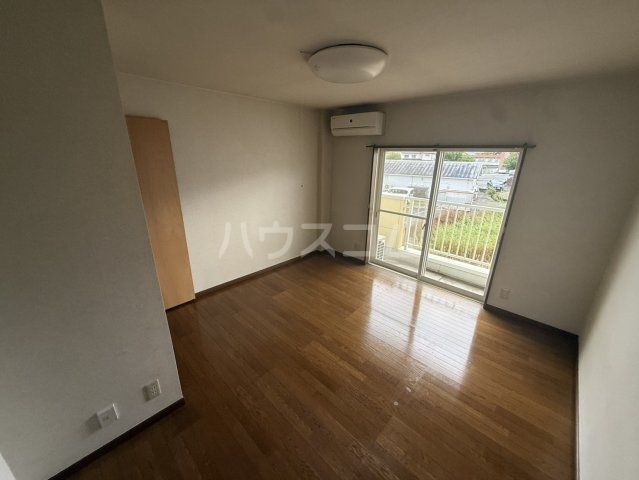 フラワーハイツの居間写真