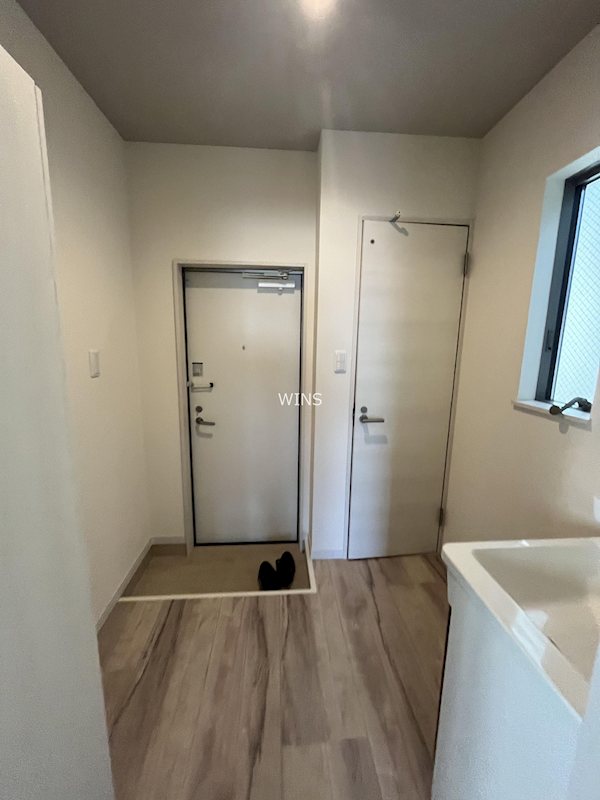 玄関　別部屋参考写真です