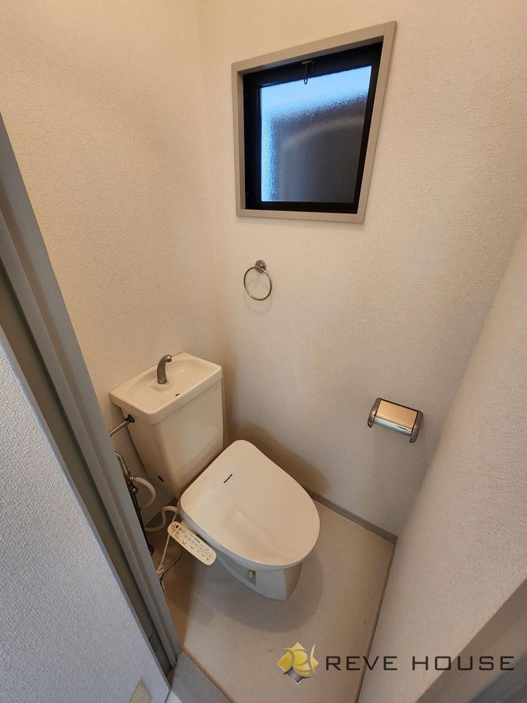 地下鉄七隈線 次郎丸駅 徒歩18分 2階建 築32年のトイレ写真