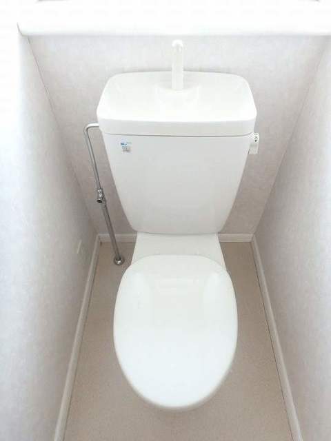 ＪＲ常磐線 龍ケ崎市駅 徒歩33分 2階建 築28年のトイレ写真