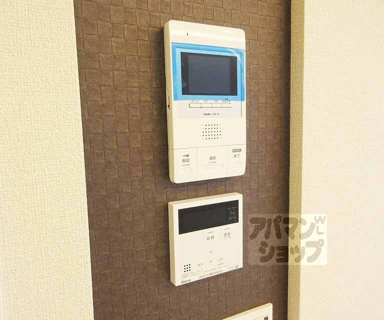 セキュリティ　インターホンと給湯パネル・