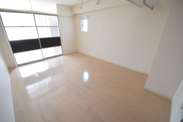 エステムコート難波EASTレオルガの居間写真