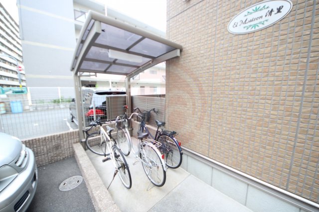 地下鉄千日前線 北巽駅 徒歩2分 2階建 築17年の外観写真