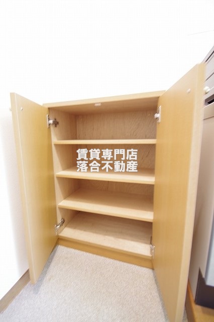 収納　シューズボックス