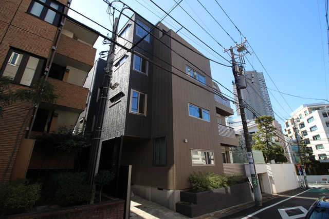 建物外観　２路線利用可能で通勤・通学に便利な立地です☆