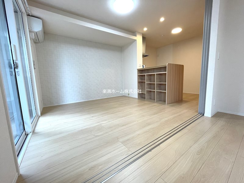 アモーレ岩倉の居間写真