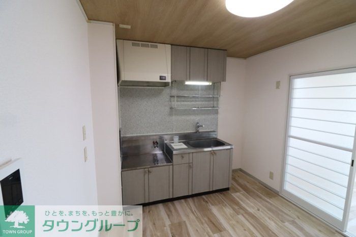 キッチン　同物件別部屋
