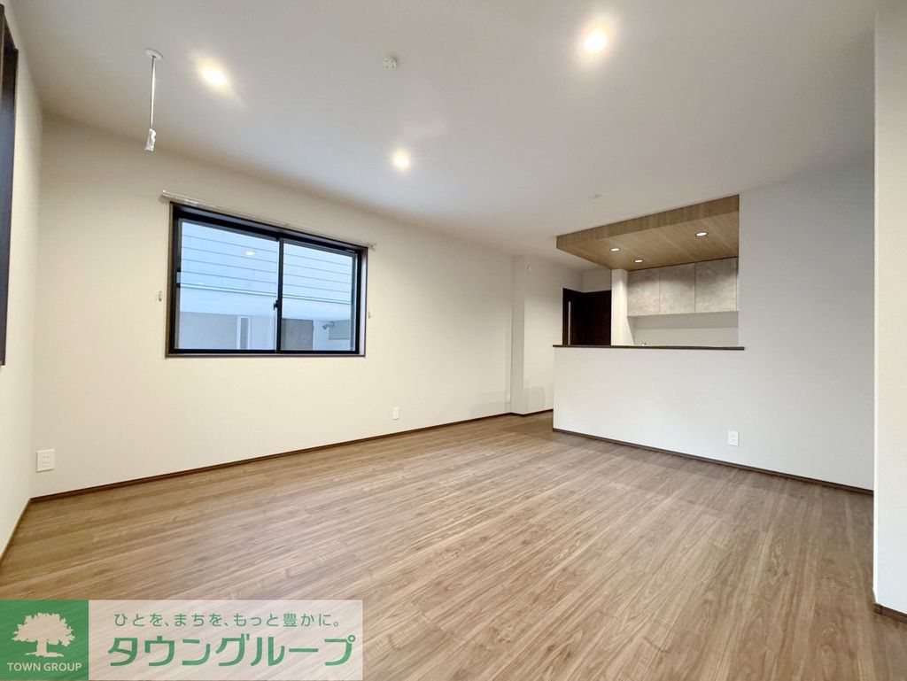 玉川町3丁目戸建の居間写真