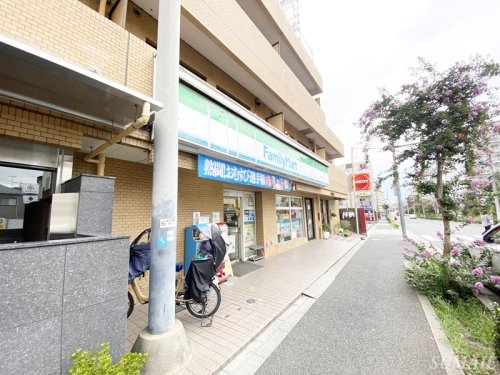 コンビニ　ファミリーマート滝野川店（コンビニ）まで222m