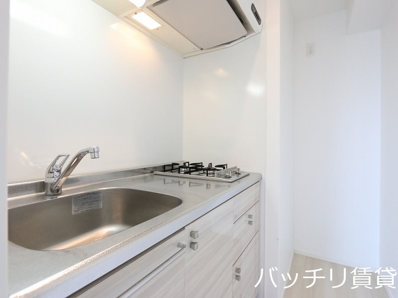 キッチン　別号室タイプの為、現状を優先致します。