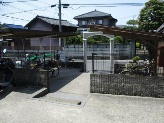 東武伊勢崎線 蒲生駅 徒歩13分 3階建 築34年の外観写真