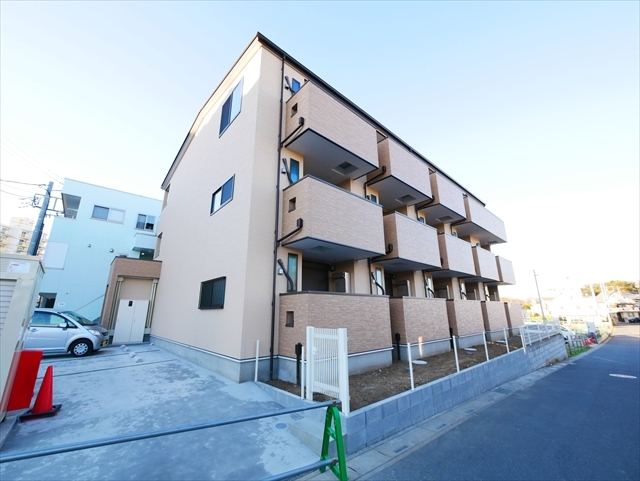 建物外観　ルミエールガーデン鶴瀬
