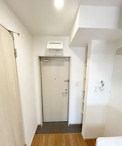 ＪＲ総武線 新検見川駅 徒歩15分 3階建 築4年の玄関写真
