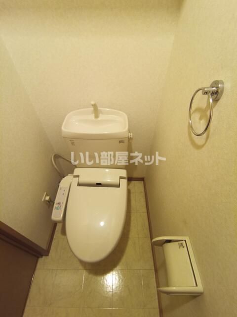 仙台市地下鉄南北線 長町一丁目駅 バス乗車時間：15分 最寄りバス停で下車 徒歩2分 3階建 築19年のトイレ写真
