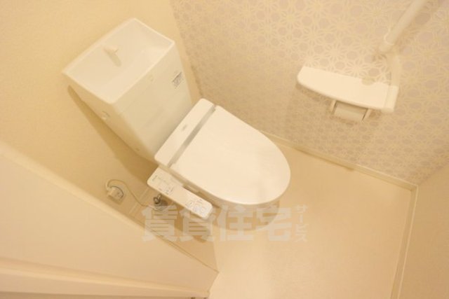 ＪＲ東海道本線 京都駅 徒歩16分 3階建 築11年のトイレ写真