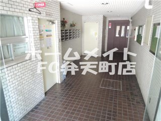 ロビー　落ち着いたロビーです
