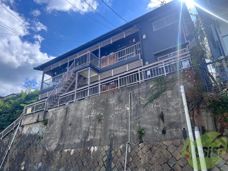 北区鈴蘭台東町アパートの外観写真