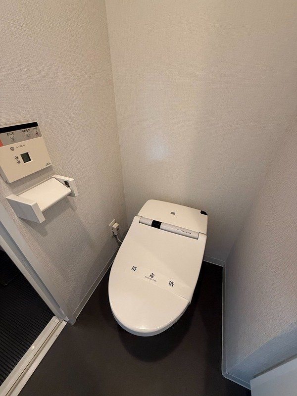 トイレ　※同タイプの別のお部屋です。