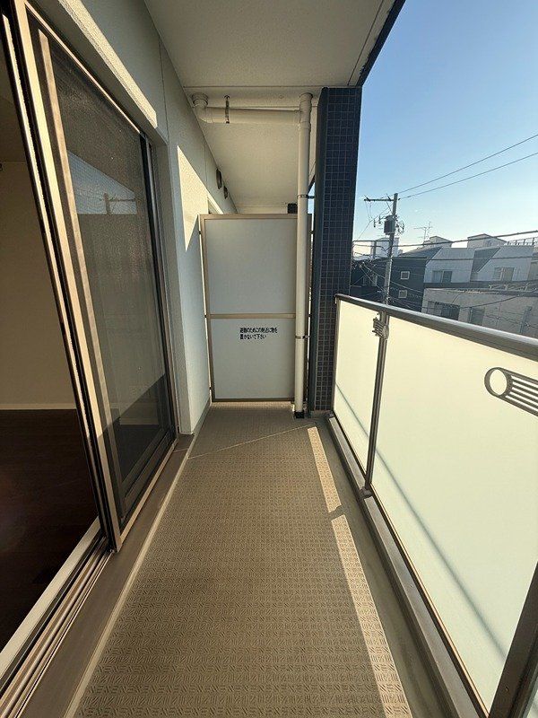 バルコニー　※同タイプの別のお部屋です。