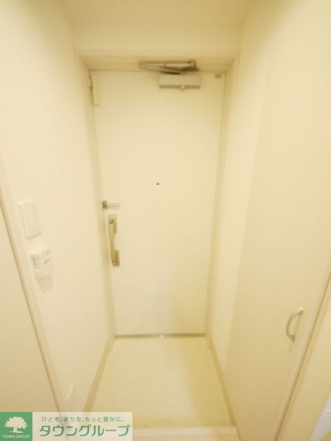 ＪＲ総武線 千葉駅 徒歩20分 3階建 築10年の玄関写真