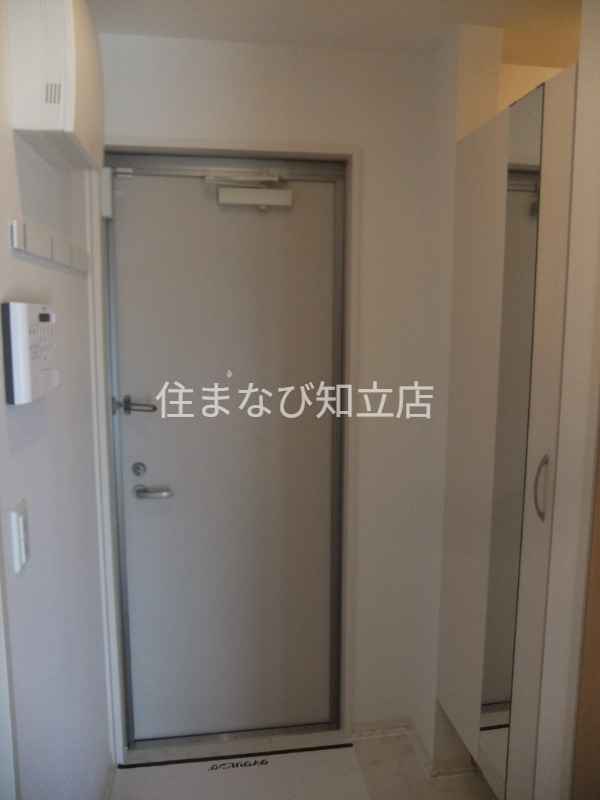 玄関　同型別部屋写真