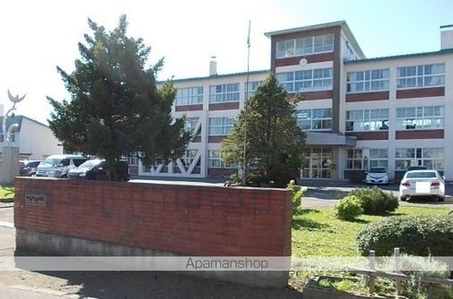 小学校　滝川市立滝川第一小学校（小学校）まで650m