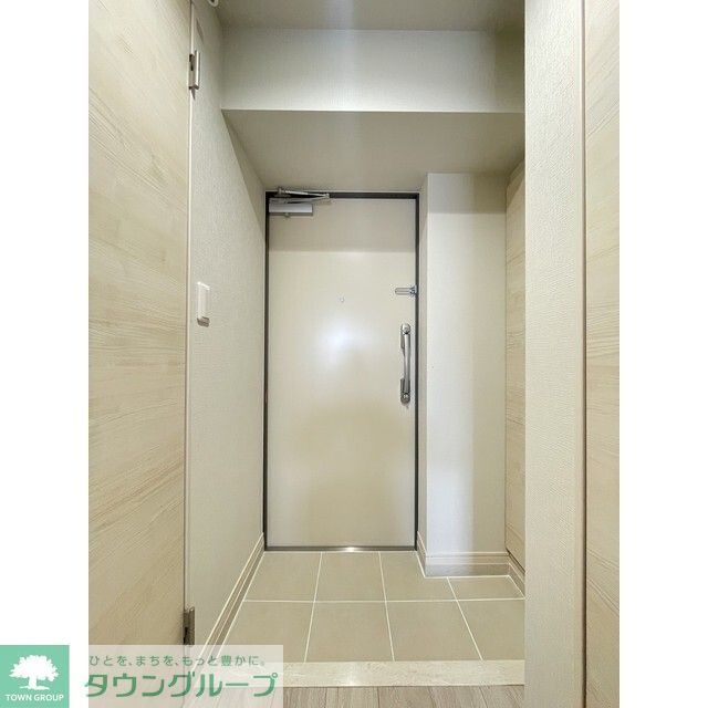 GENOVIA梅島の玄関写真