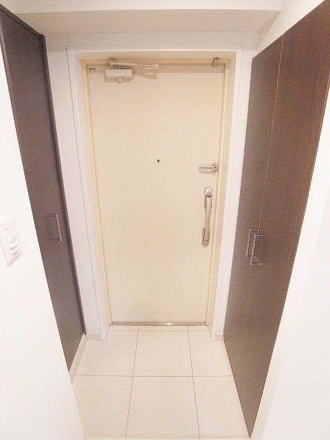 玄関　お部屋探しは株式会社　タウンハウジング　までお気軽にお問合…