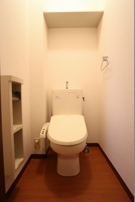 トイレ　※同建物の別室写真となります。ご参照下さい。