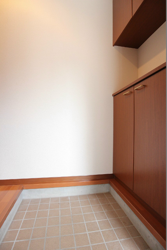 玄関　※同建物の別室写真となります。ご参照下さい。