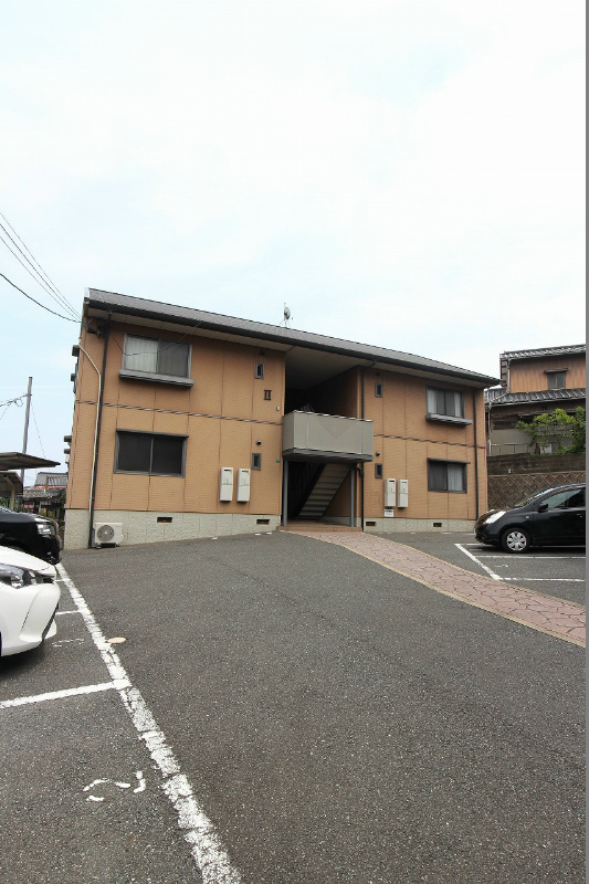 建物外観　閑静な住宅街