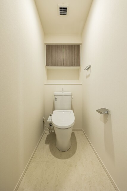 トイレ　※写真は同タイプ住戸です。