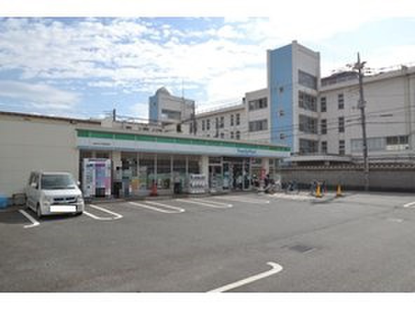 コンビニ　ファミリーマート　小金井中大付属前店（コンビニ）まで550m