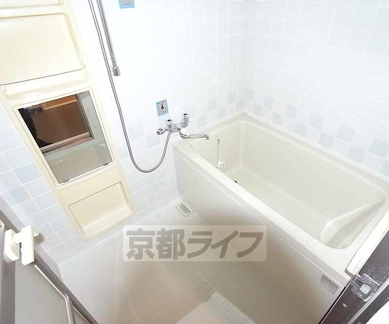 バス・シャワールーム　きれいな浴室です。