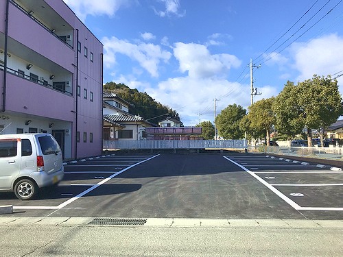 【マンションコスモスの駐車場】