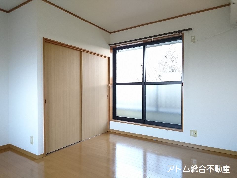 その他部屋・スペース　2階・7帖洋室です。南と北の2面採光、風通し良好です。
